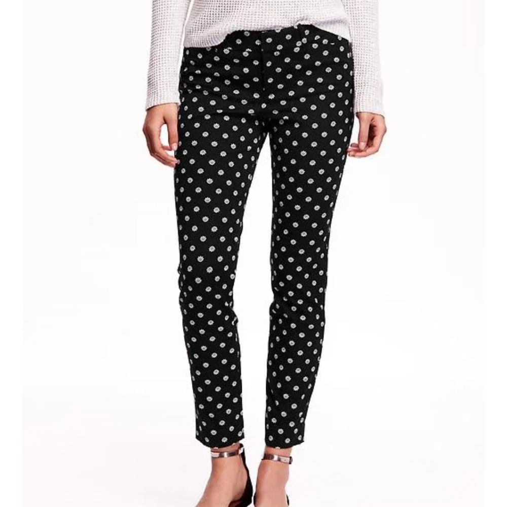 Old Navy Black and White Patterned Ankle Pants
